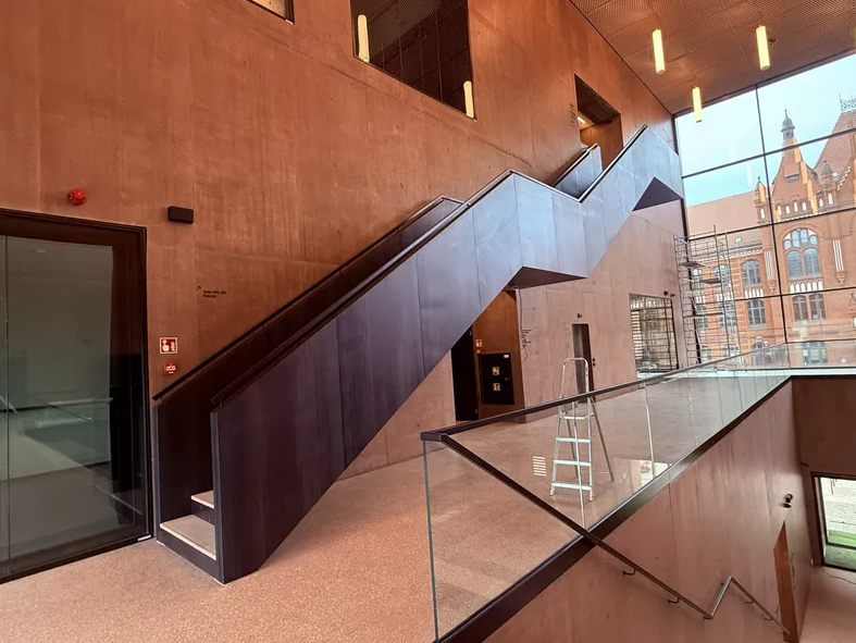 Zabudowa Corten — realizacja
